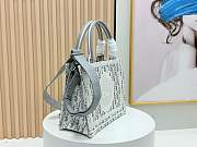 Dioramour Small Dior Book Tote handbag features an embroidered strap 26*8*22cm - 6