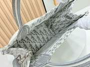 Dioramour Small Dior Book Tote handbag features an embroidered strap 26*8*22cm - 5