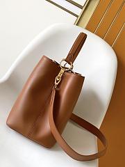 LOUIS VUITTON Capucines Souple GM Handbag leather, Cognac Brown M24879 size 38 cm - 2