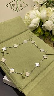 Van Cleef & Arpels Vintage Alhambra necklace, crafted in white gold with 10 mother - 4