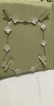 Van Cleef & Arpels Vintage Alhambra necklace, crafted in white gold with 10 mother - 3