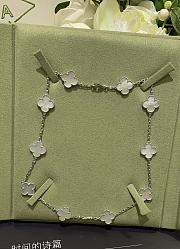 Van Cleef & Arpels Vintage Alhambra necklace, crafted in white gold with 10 mother - 2