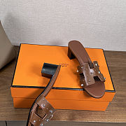Hermes Oasis sandals in a brown leather with stud details - 4