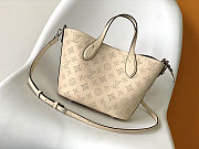 Louis Vuitton Blossom PM bag Mahina leather in light beige 20x20x12.5 cm - 3