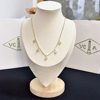 Van Cleef & Arpels Alhambra clover charm necklace