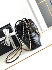 Chanel 22 mini handbag made of shiny calfskin with gold-tone hardware 20*19*6cm - 4