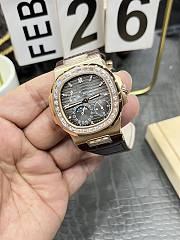 Patek Philippe Nautilus 5724R-001 Rose Gold Moonphase - 3