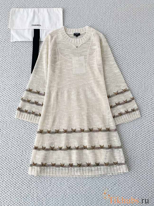 CHANEL short dress is from the Cruise 2025/26 collection - 1