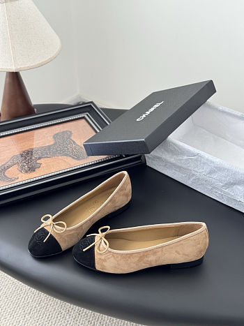  Chanel ballet flats are beige suede 