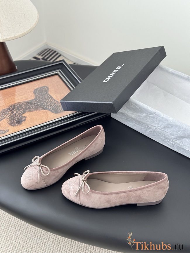 Chanel light pink suede calfskin ballerina flats - 1