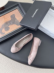 Chanel light pink suede calfskin ballerina flats - 2