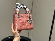 Christian Dior Small Lady Dior handbag in light pink python skin and 17 cm - 3