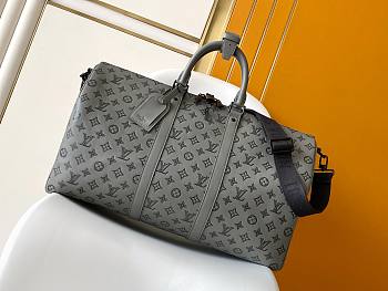 Louis Vuitton Keepall Bandoulière 50 in Monogram Shadow leather M46117 50x29x23 cm