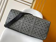 Louis Vuitton Keepall Bandoulière 50 in Monogram Shadow leather M46117 50x29x23 cm - 6
