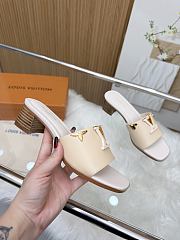  Louis Vuitton Mare Mules in beige leather - 6