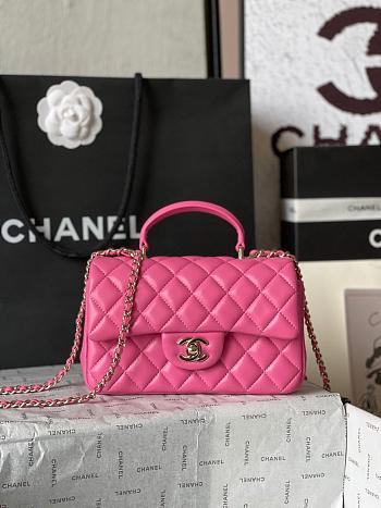 Chanel top handle in hot pink 20x14x7 cm