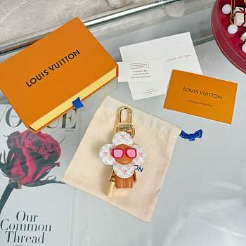 LV charm 01