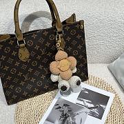 LV charm 03 - 3
