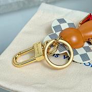 LV charm 02 - 2