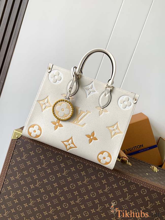 Louis Vuitton OnTheGo MM tote in the Cream Saffron colorway 34x26x13 cm - 1