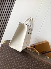 Louis Vuitton OnTheGo MM tote in the Cream Saffron colorway 34x26x13 cm - 4