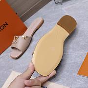 Louis Vuitton LV Capri Flat Mules in beige color - 6