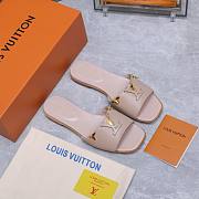 Louis Vuitton LV Capri Flat Mules in beige color - 5