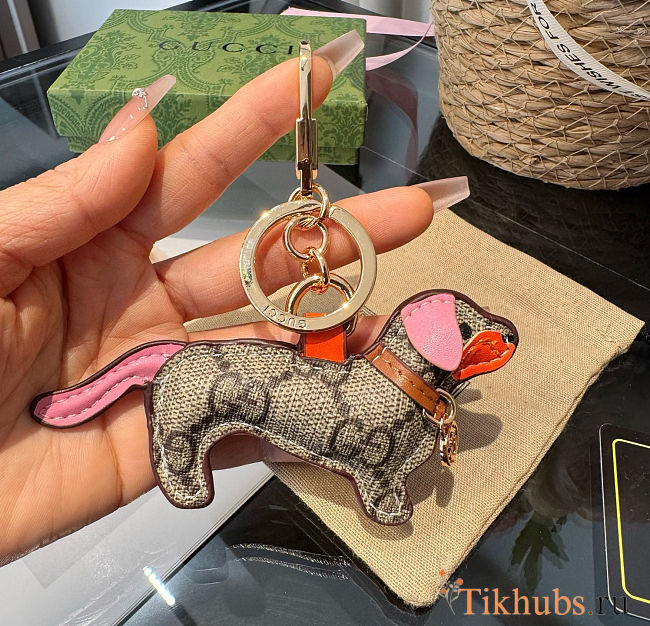 Gucci Dog-shaped bag pink charm  - 1