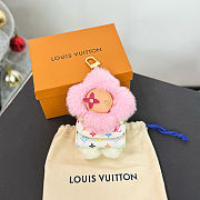 LV charm 11 - 6