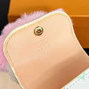 LV charm 11 - 2