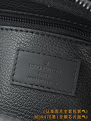 Louis Vuitton Dopp Kit in black 15x16.5x28 cm - 6