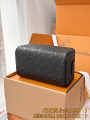 Louis Vuitton Dopp Kit in black 15x16.5x28 cm - 5