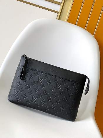 Louis Vuitton Pochette Voyage Souple 32x21x8 cm