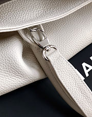 Chanel Executive Leather White Tote 24x36x14 cm - 6