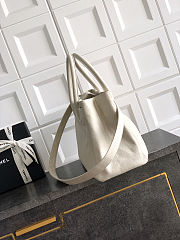 Chanel Executive Leather White Tote 24x36x14 cm - 3