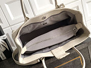 Chanel Executive Leather White Tote 24x36x14 cm - 2