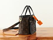 Louis Vuitton Neverfull Bandoulière Inside Out BB Black Bag 16.5 x 11 x 26.5 cm - 4
