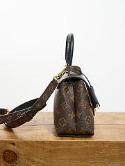 Louis Vuitton Madeleine BB Monogram Handbag 24.5 x 16 x 8 cm - 5