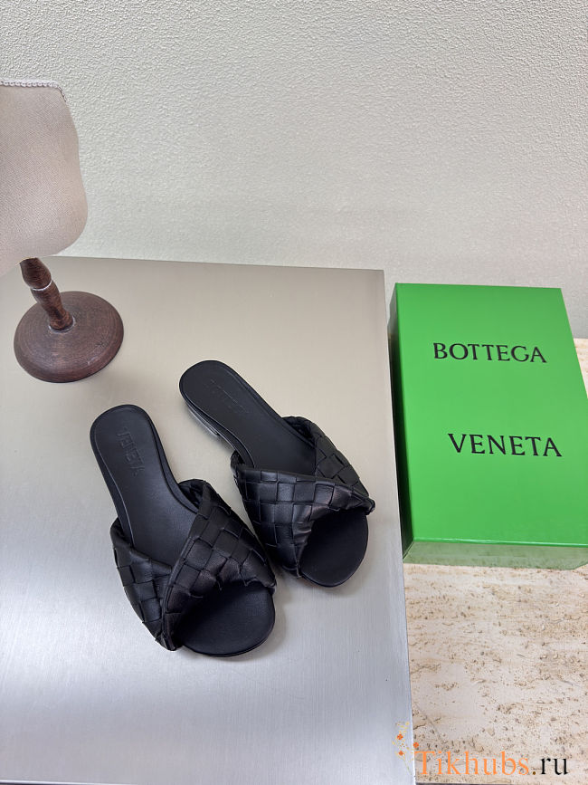 Bottega Veneta Blink Intrecciato leather slides in black - 1