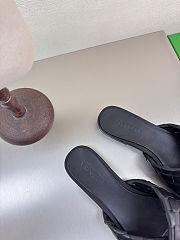 Bottega Veneta Blink Intrecciato leather slides in black - 4