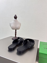 Bottega Veneta Blink Intrecciato leather slides in black - 2
