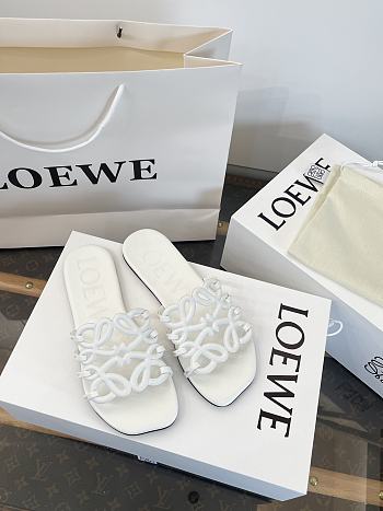 LOEWE Petal Anagram slide in soft calf skin White