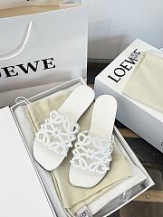 LOEWE Petal Anagram slide in soft calf skin White - 4