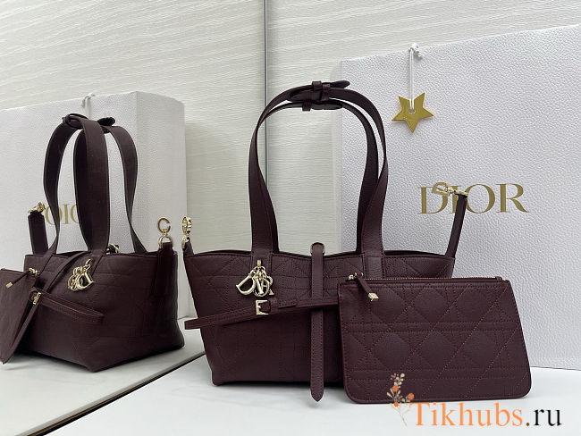 Dior Toujours Vertical Tote Bag Burgundy Macrocannage Calfskin 23x15.5x12 cm - 1