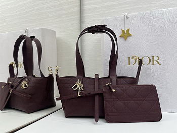 Dior Toujours Vertical Tote Bag Burgundy Macrocannage Calfskin 23x15.5x12 cm