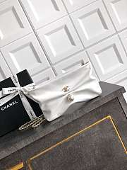 Chanel Clutch With Chain White Lambskin 24x14x5cm - 1