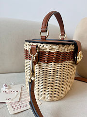 Valentino Garavani VLogo Signature Wicker Vanity Bag 19 x 13.5 x 13cm - 2