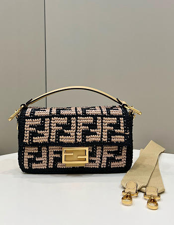 Fendi FF Raffia Baguette 27×6×15 cm