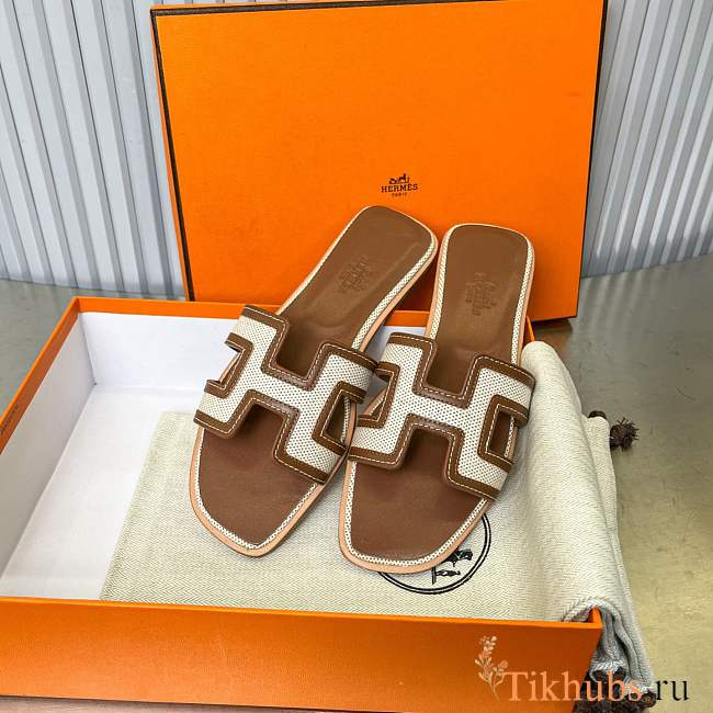 Hermès Oran Leather Sandal - 1