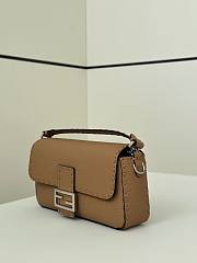 Fendi Baguette Bag Brown 27x15x6cm - 3